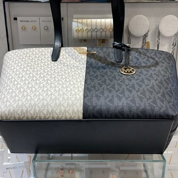 Michael Kors Jet Set Medium Two-Tone Logo Tote Shoulder Bag
BLACK COMBO
NWT - Picture 10 of 16